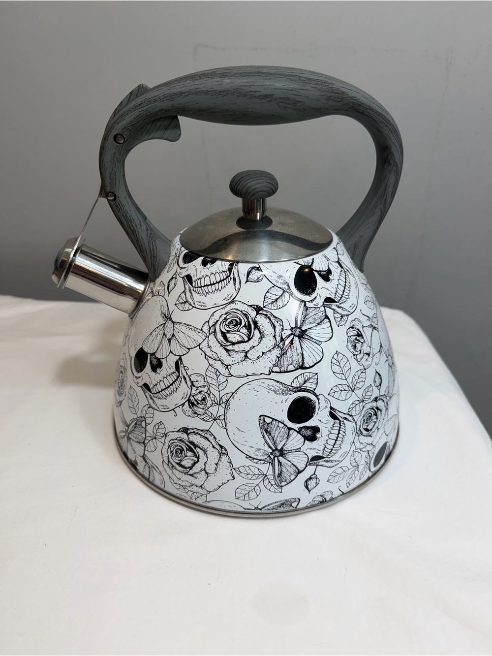 Masterclass black white skull rose Halloween whistling tea kettle pot